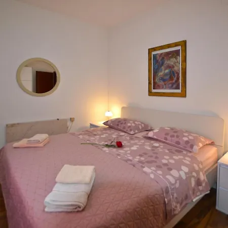 Galant Guest house 3*