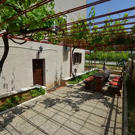 Galant Guest house 3*