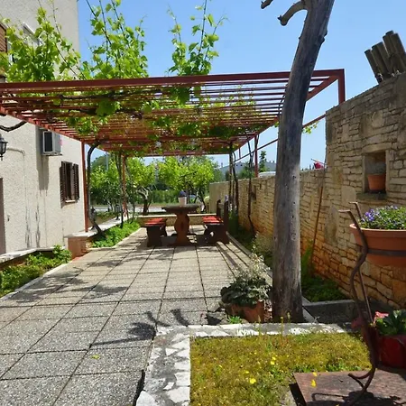 Galant בית הארחה 3*